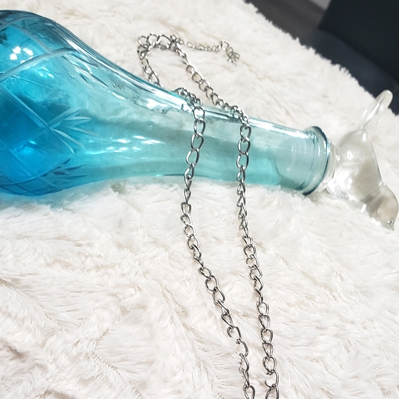 Silver Ship Helm ⚓ Zirconia Necklace & Studs Set - Picture 3 of 5